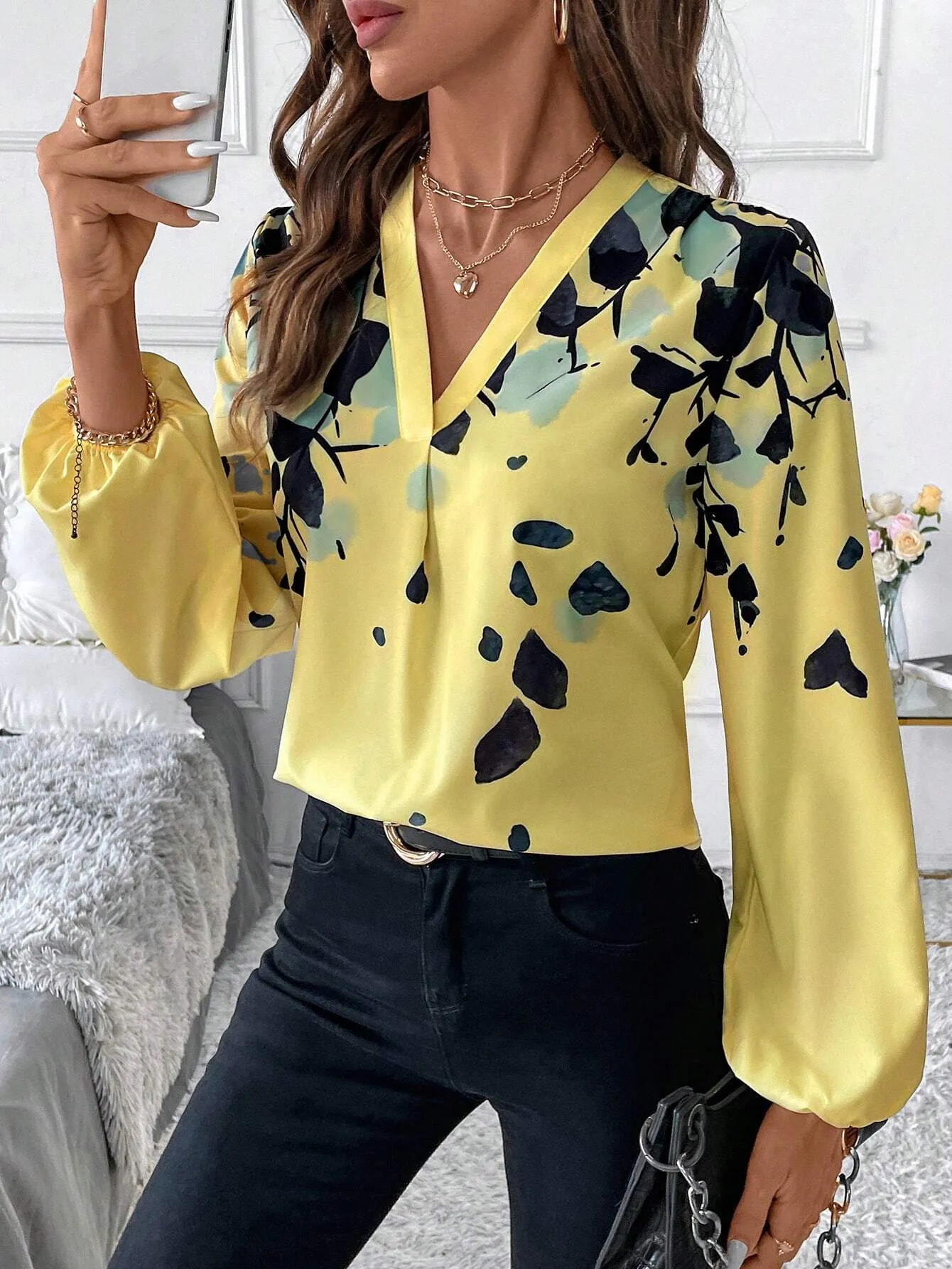 Clasi Women's V-Neck Long Sleeve All-Over Print Blouse