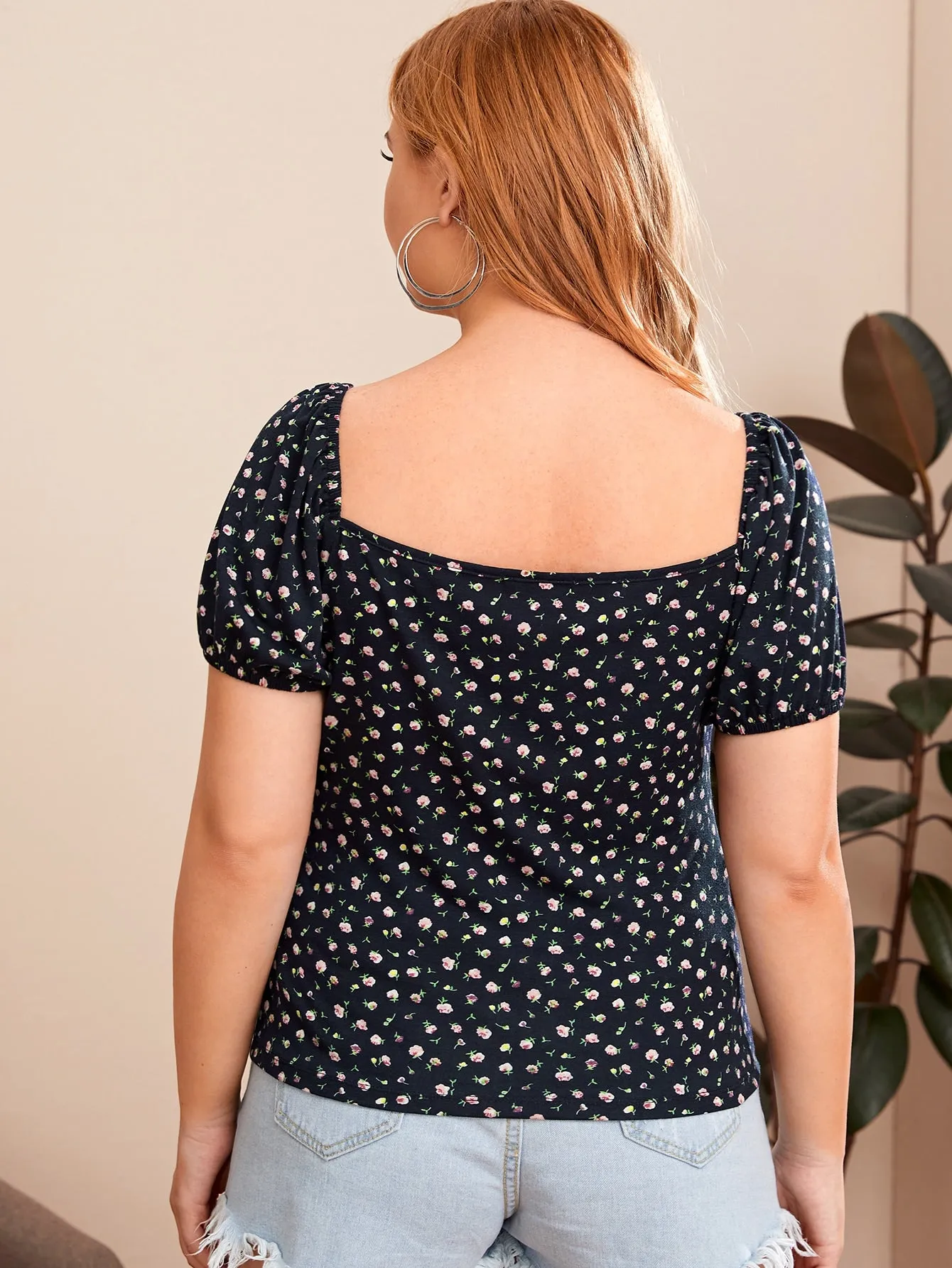 Ditsy Floral Button Front Short Sleeve Sweetheart Regular Plus Size Blouse