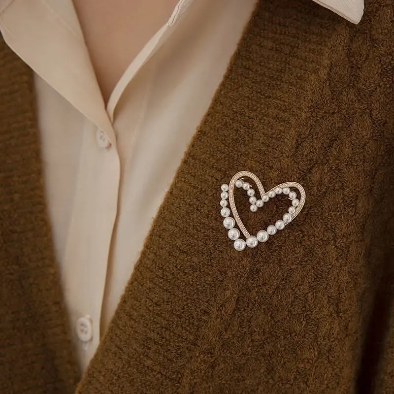Elegant Pearl Heart Brooch – Bow Pin for Women’s Coats & Sweaters