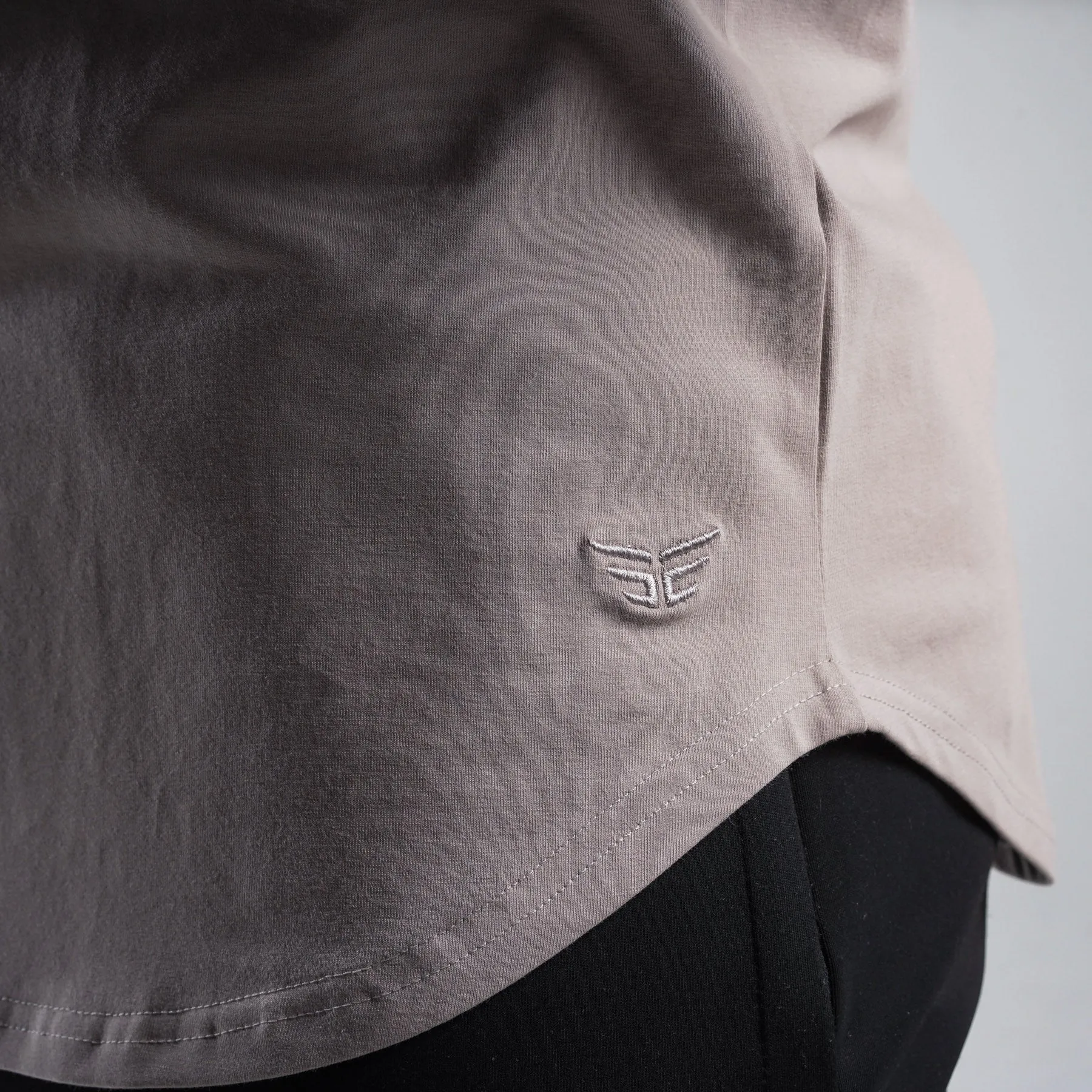 Essential Tee V2 - Concrete