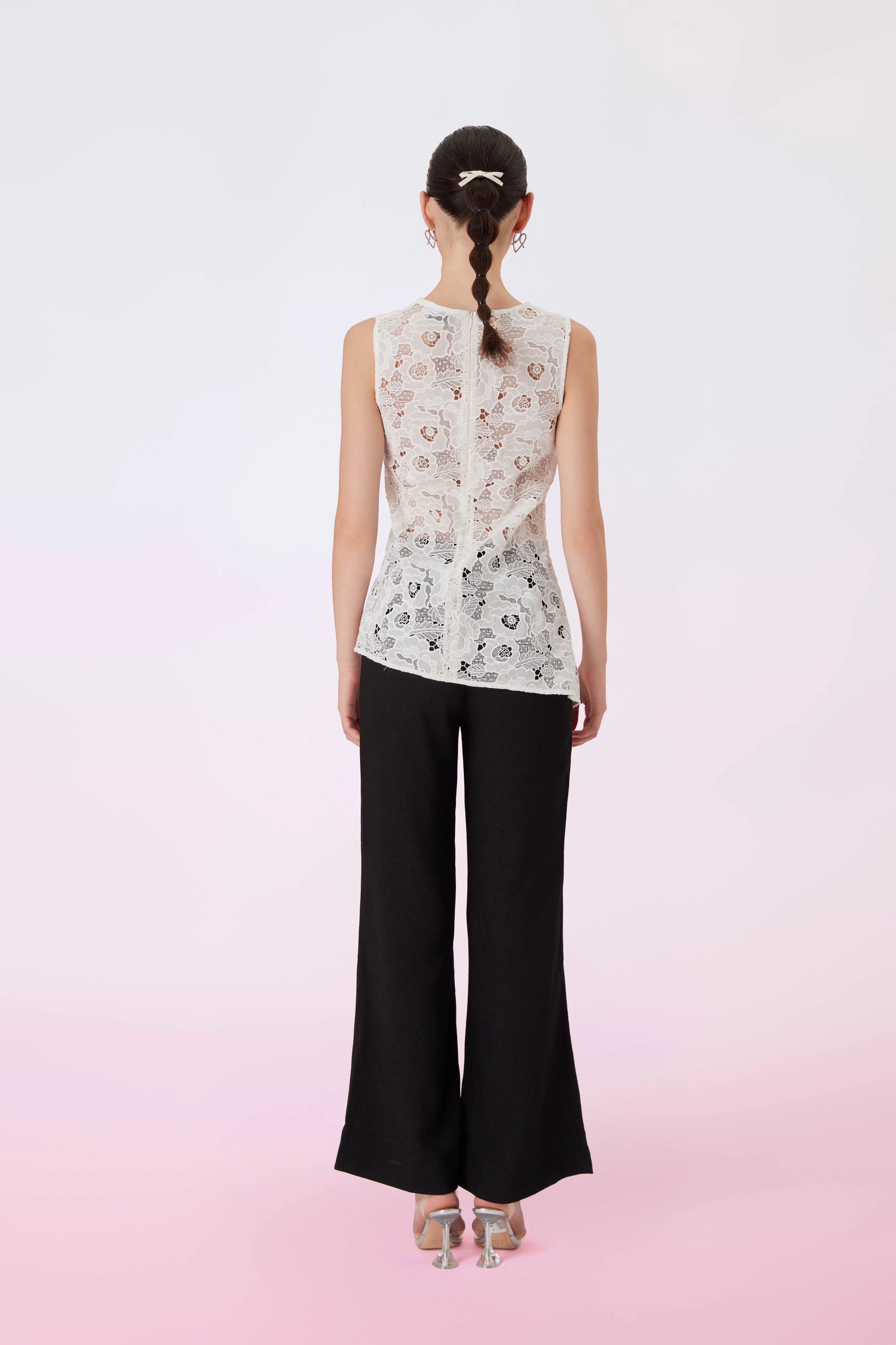 Gena White Rose Lace Sleeveless Top