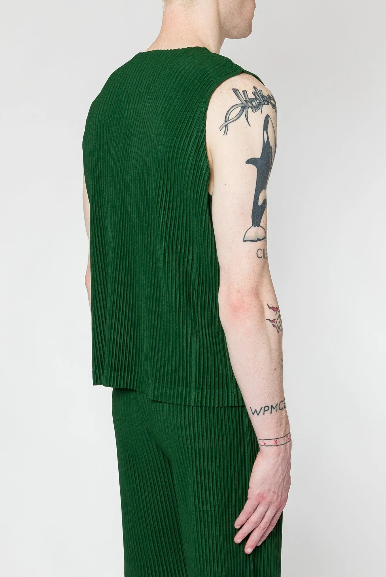 Homme Plissé Issey Miyake - MC August 2024 Vest in Seaweed