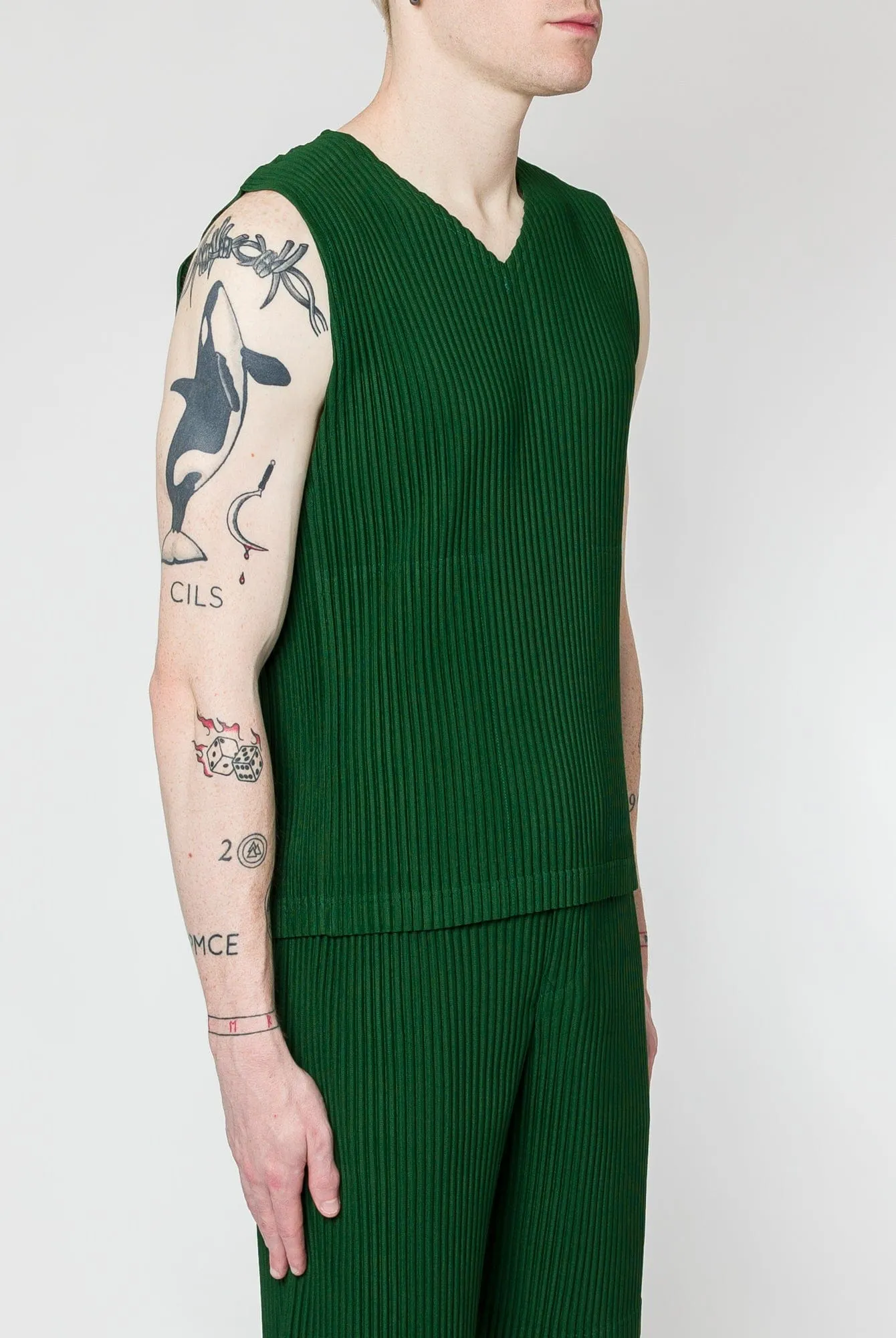 Homme Plissé Issey Miyake - MC August 2024 Vest in Seaweed