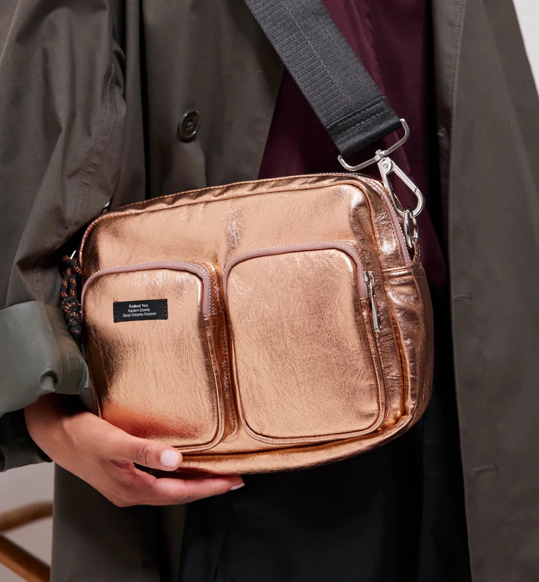 Messenger Pocket Bag in Leather | Apricot Metallic