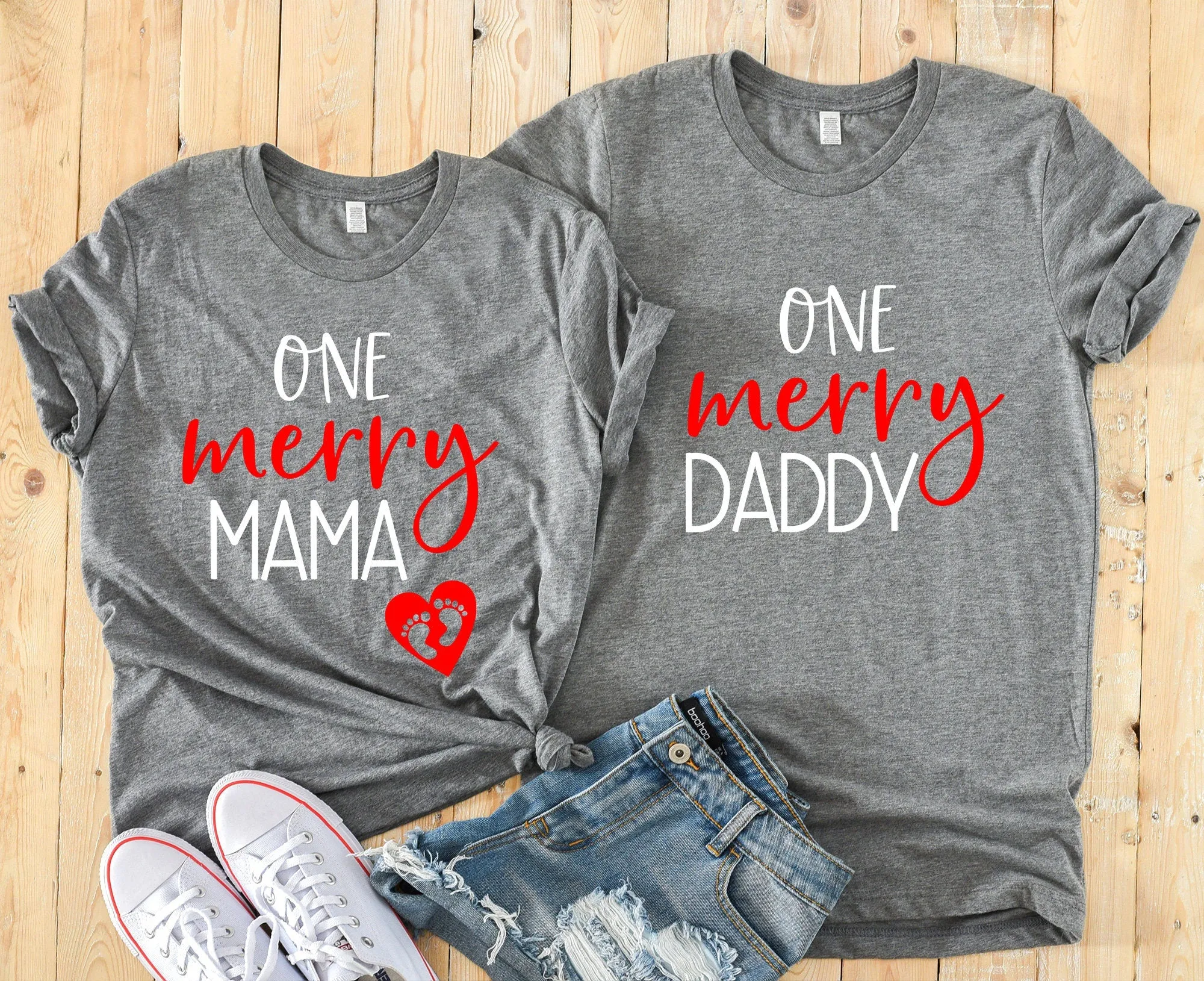 One Merry Mama - One Merry Daddy - Christmas Couple Shirts - Cute Pregnancy Baby Announcement Shirt - Baby Reveal Christmas Parents Shirt