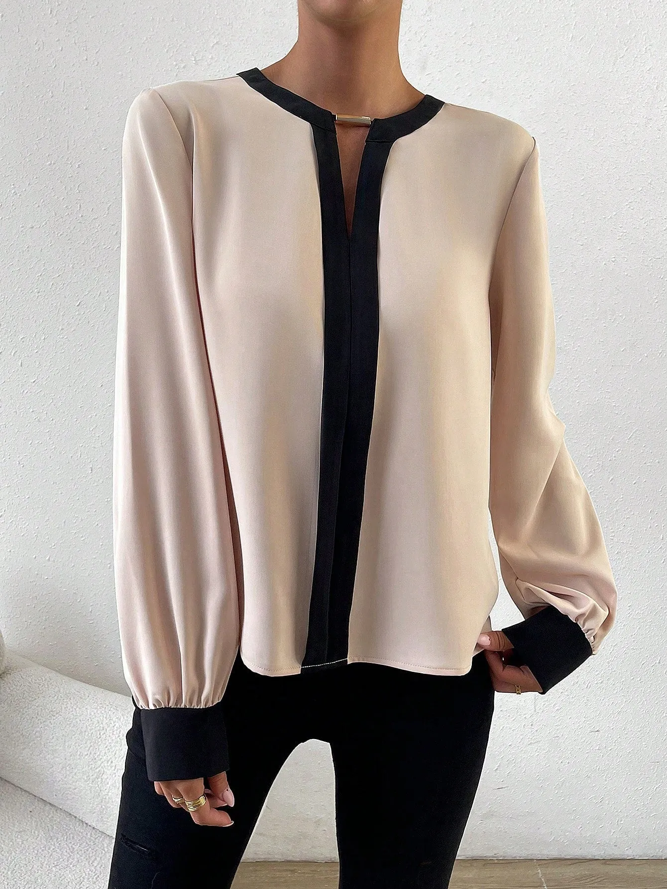 SHEIN Relaxiva Contrast Trim Keyhole Back Blouse,Long Sleeve Tops