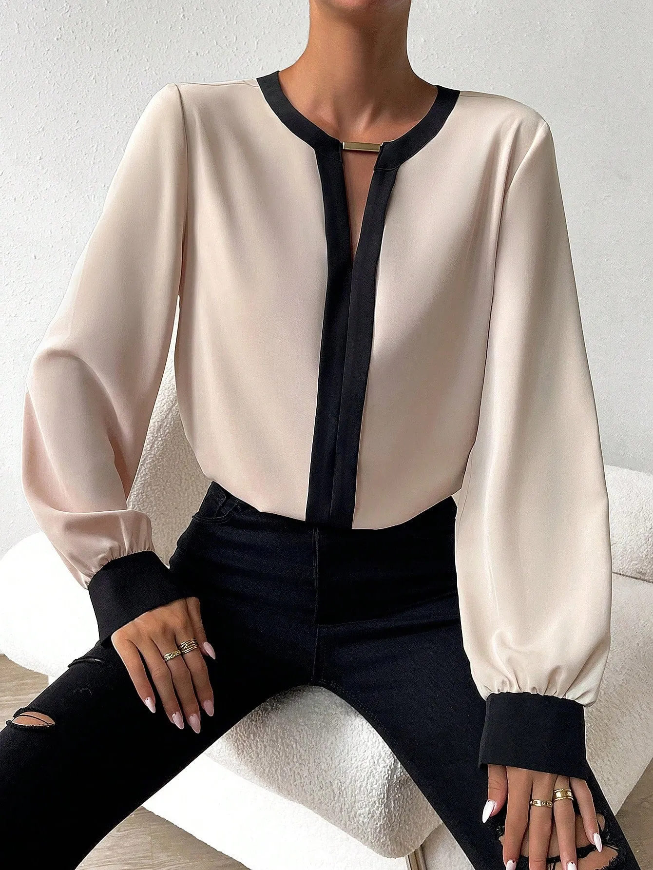 SHEIN Relaxiva Contrast Trim Keyhole Back Blouse,Long Sleeve Tops