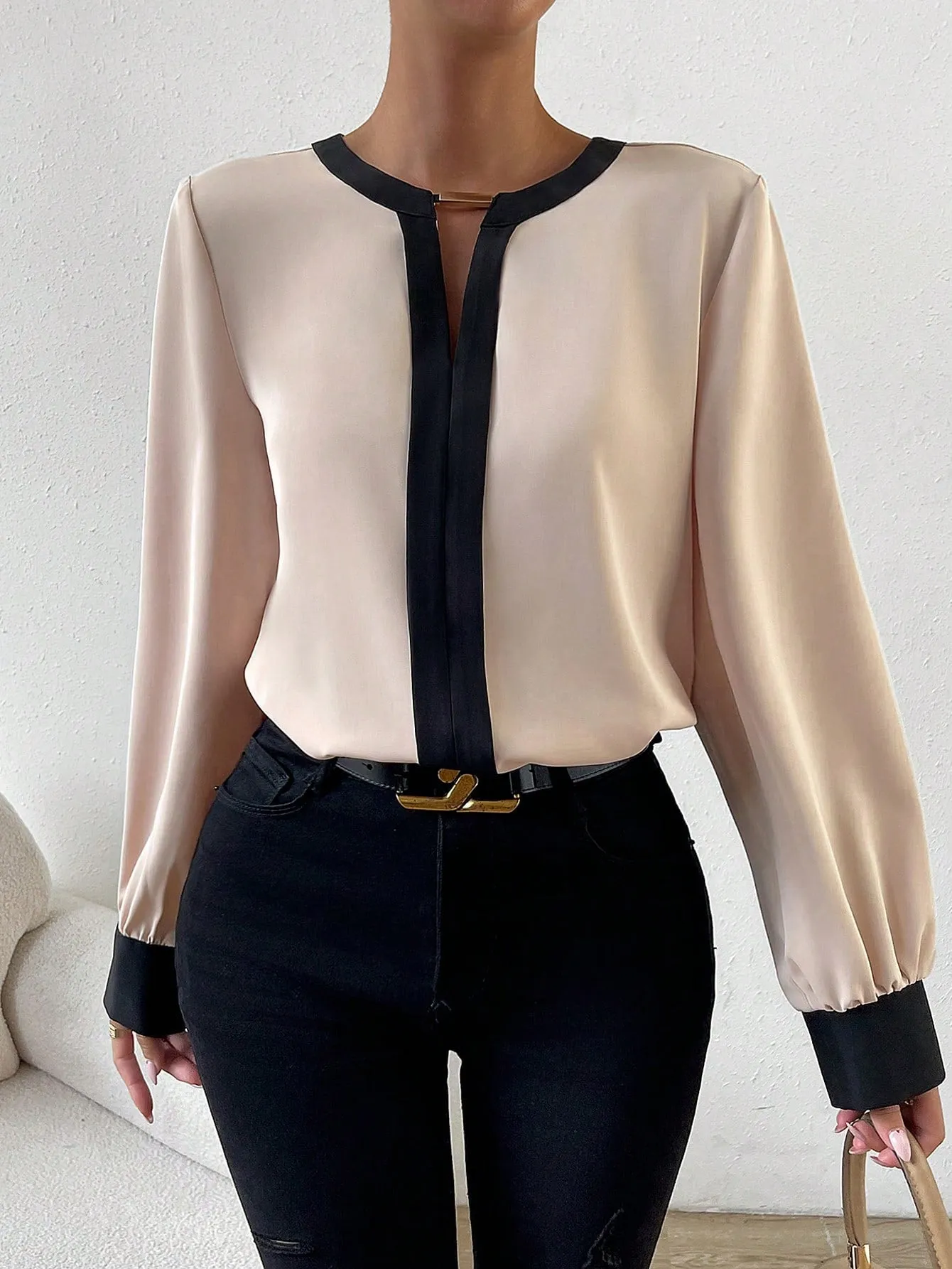 SHEIN Relaxiva Contrast Trim Keyhole Back Blouse,Long Sleeve Tops