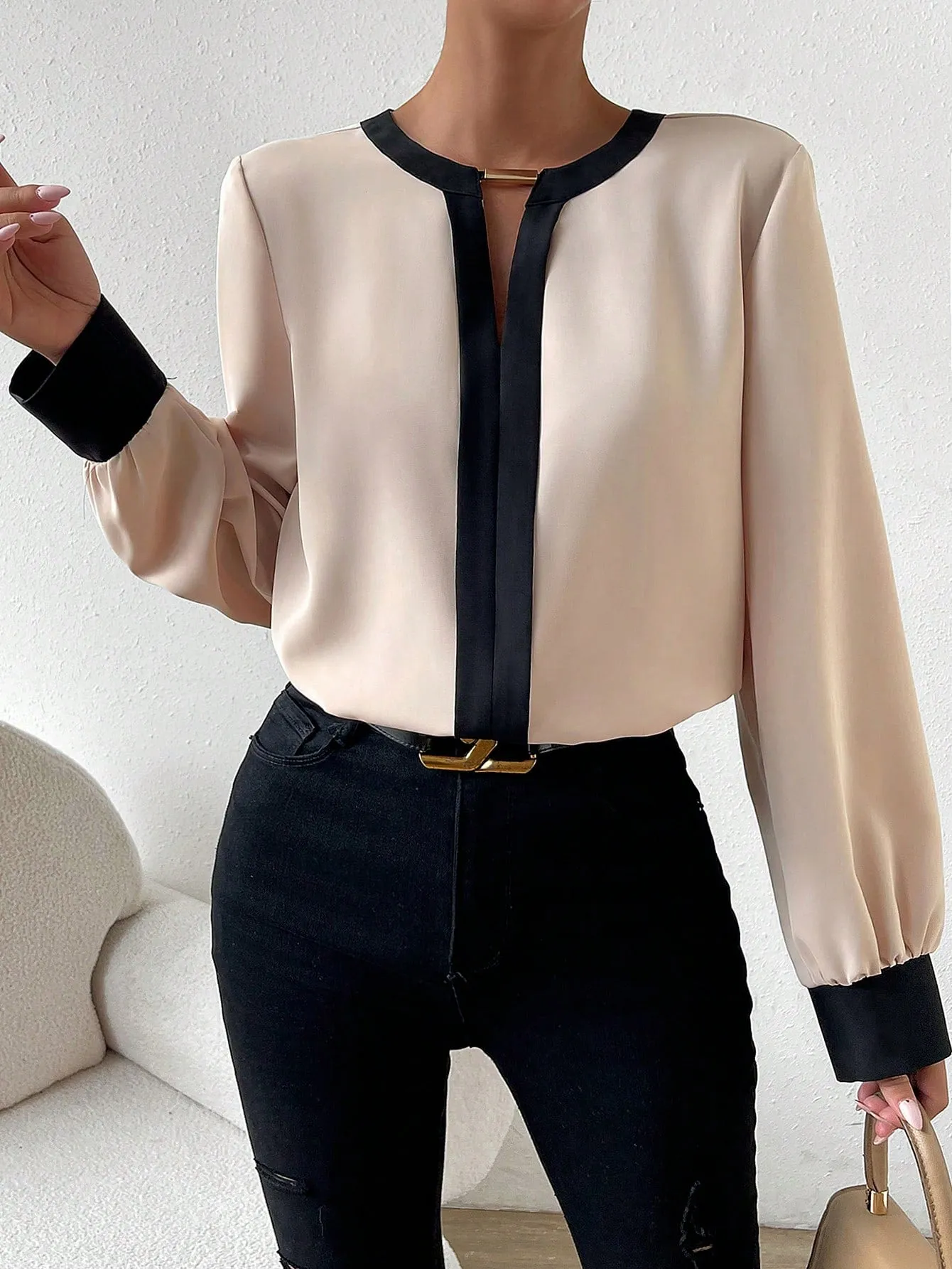 SHEIN Relaxiva Contrast Trim Keyhole Back Blouse,Long Sleeve Tops