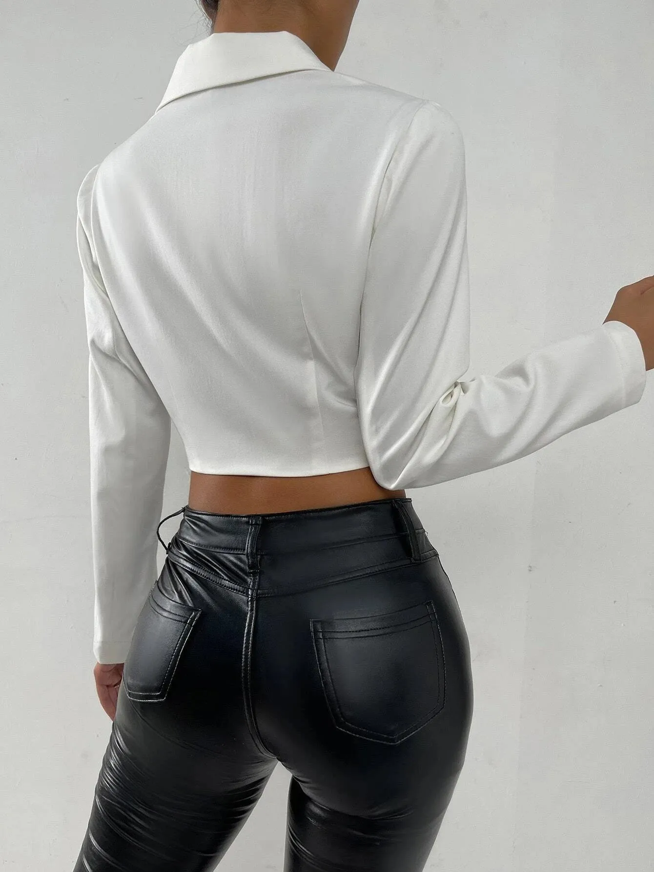 SHEIN Zip Up Hanky Hem Blazer